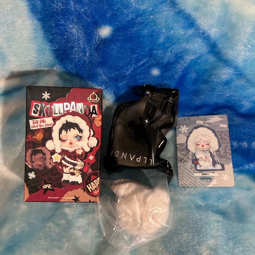 POPMART SKULLPANDA Tell Me What You Want Series - “Let It Snow” 雪地诗人 - Picture 3 of 5